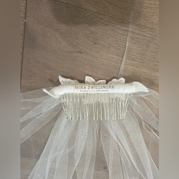 Mira Zwillinger Cathedral Length Ivory Veil - Picture 4 of 5